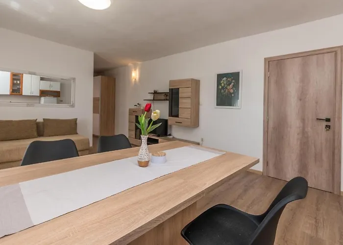 1 Bedroom Amazing In * Neviđane