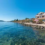 1 Bedroom Amazing In Neviđane