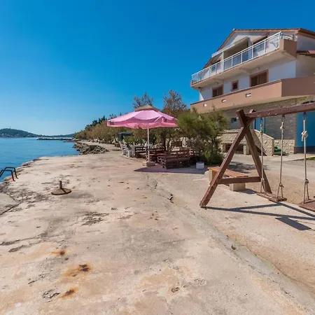 Apartment Stunning In With Wifi Nevidane