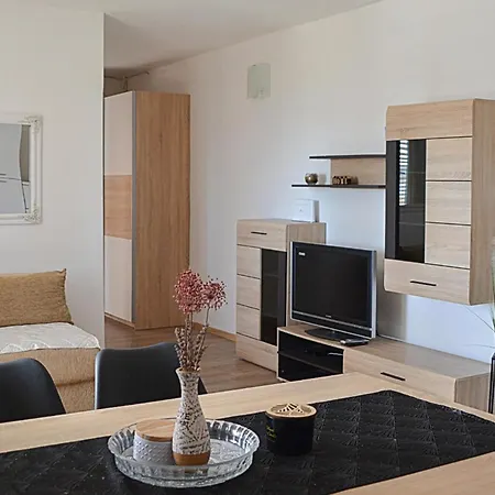 1 Bedroom Stunning In 아파트