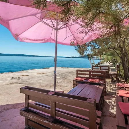 1 Bedroom Amazing In Appartement *