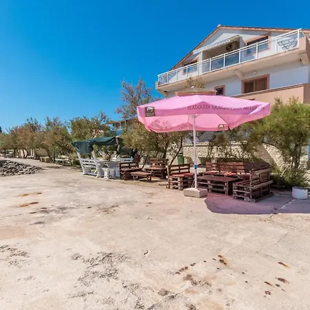 1 Bedroom Amazing In Appartement