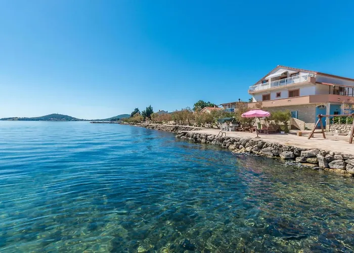 1 Bedroom Amazing In Neviđane