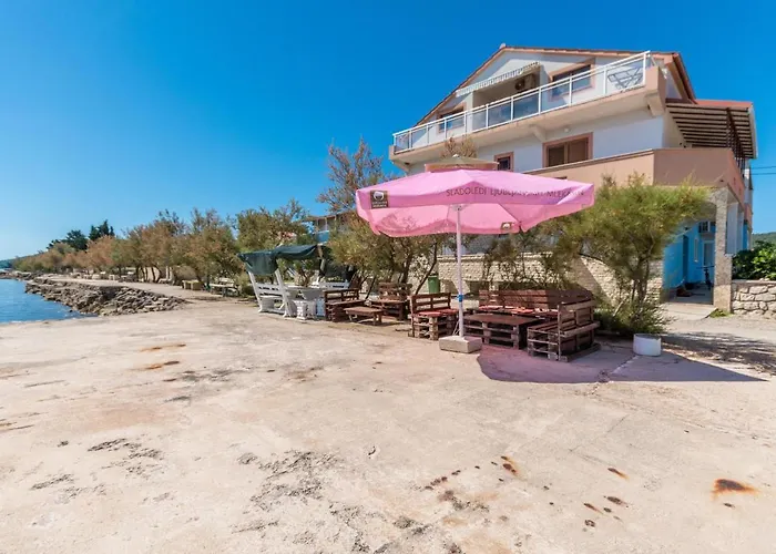 1 Bedroom Amazing In Lägenhet