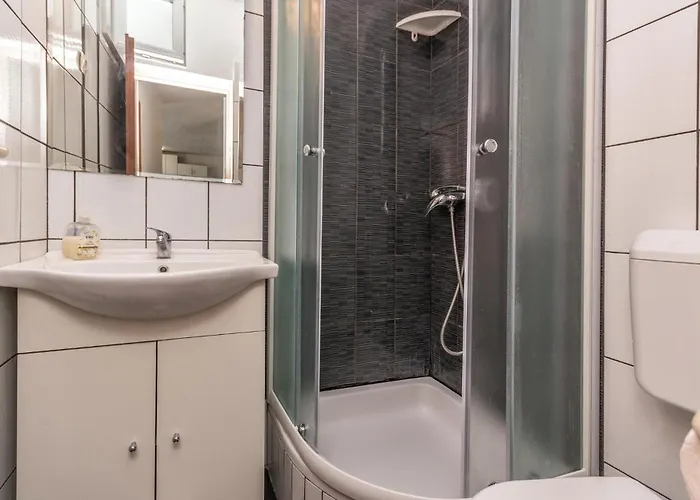 1 Bedroom Amazing In Lägenhet